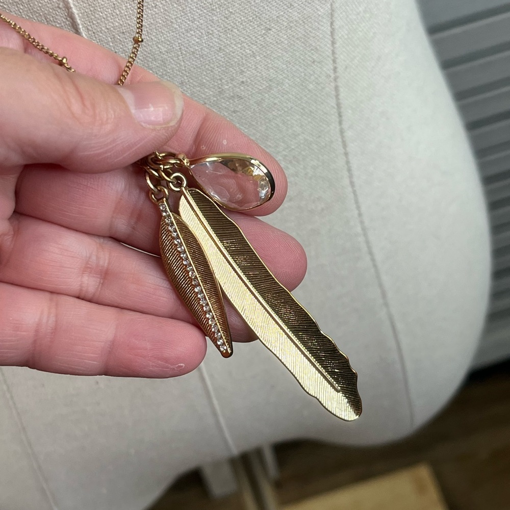 Multi Pendant Feather Necklace w Beaded Antique Gold Tone Chain